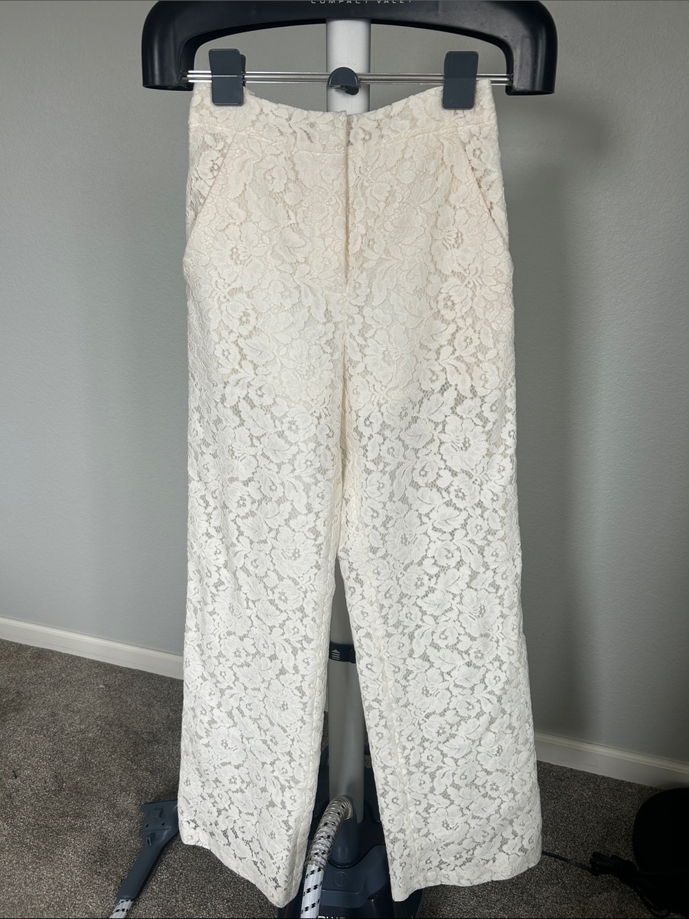 Veronica Beard Lace Pattern Wide Leg Pants White Size M / US 4